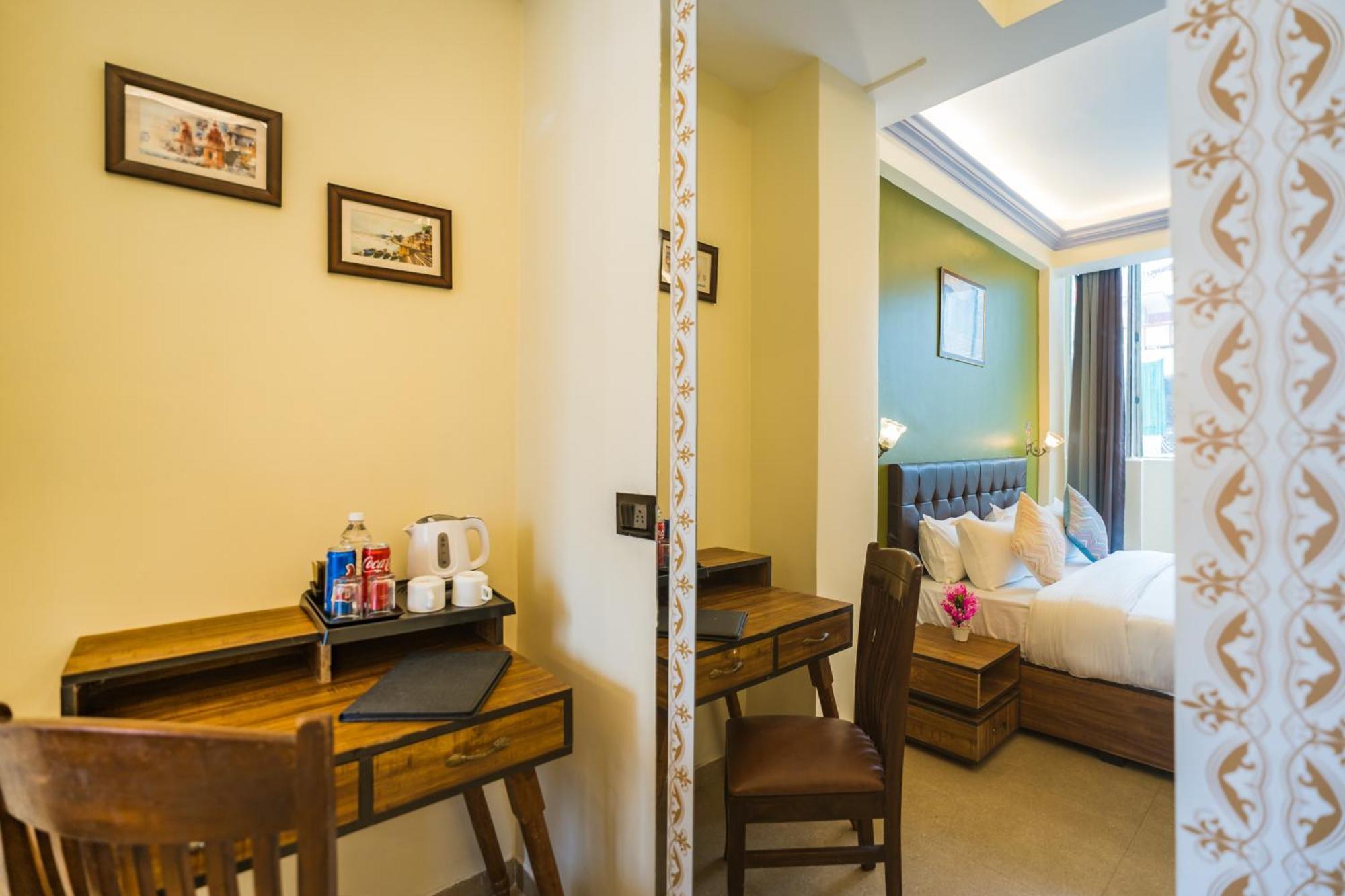 Tripli Hotels Silver Shine Варанасі Екстер'єр фото
