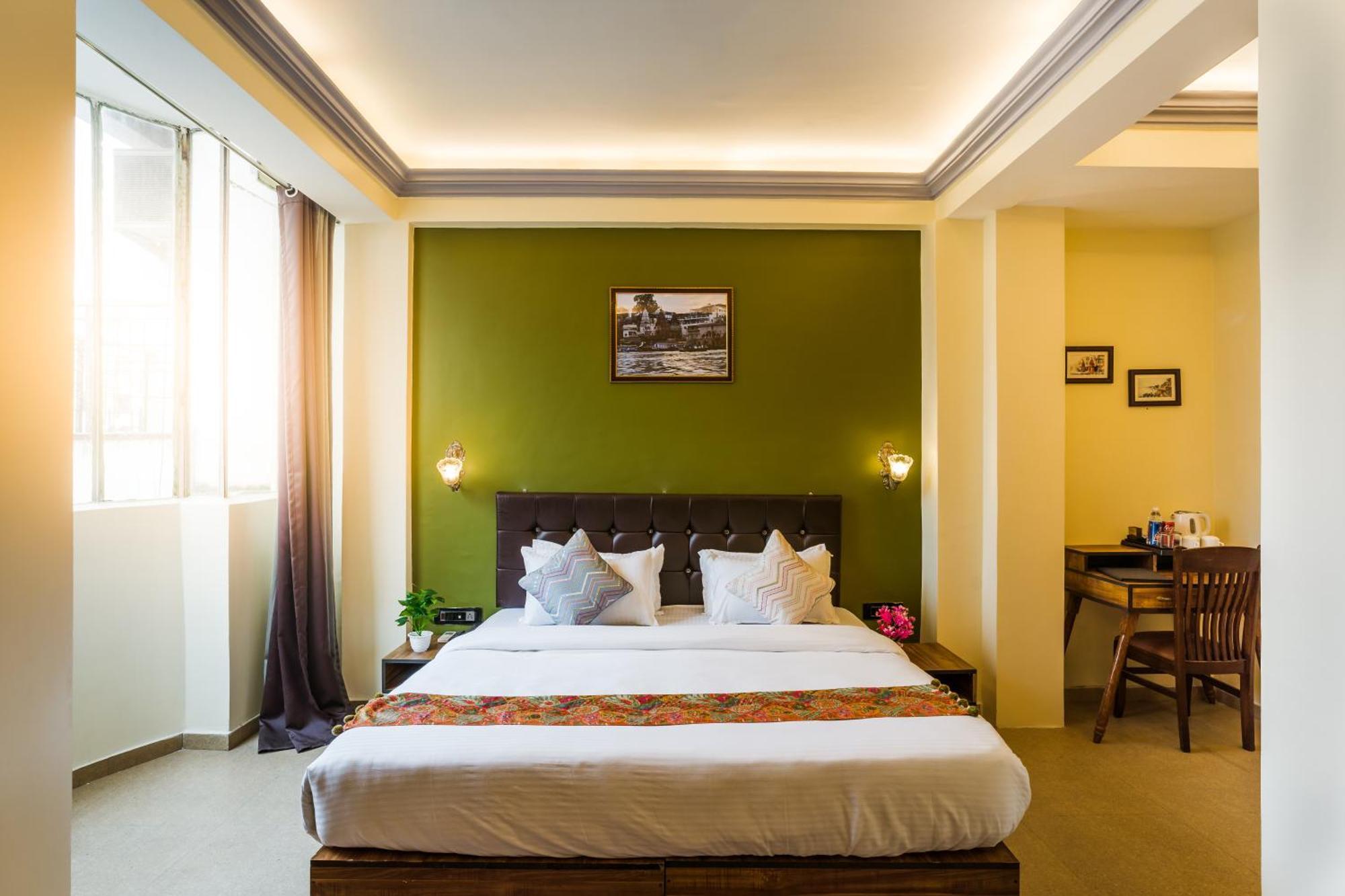 Tripli Hotels Silver Shine Варанасі Екстер'єр фото