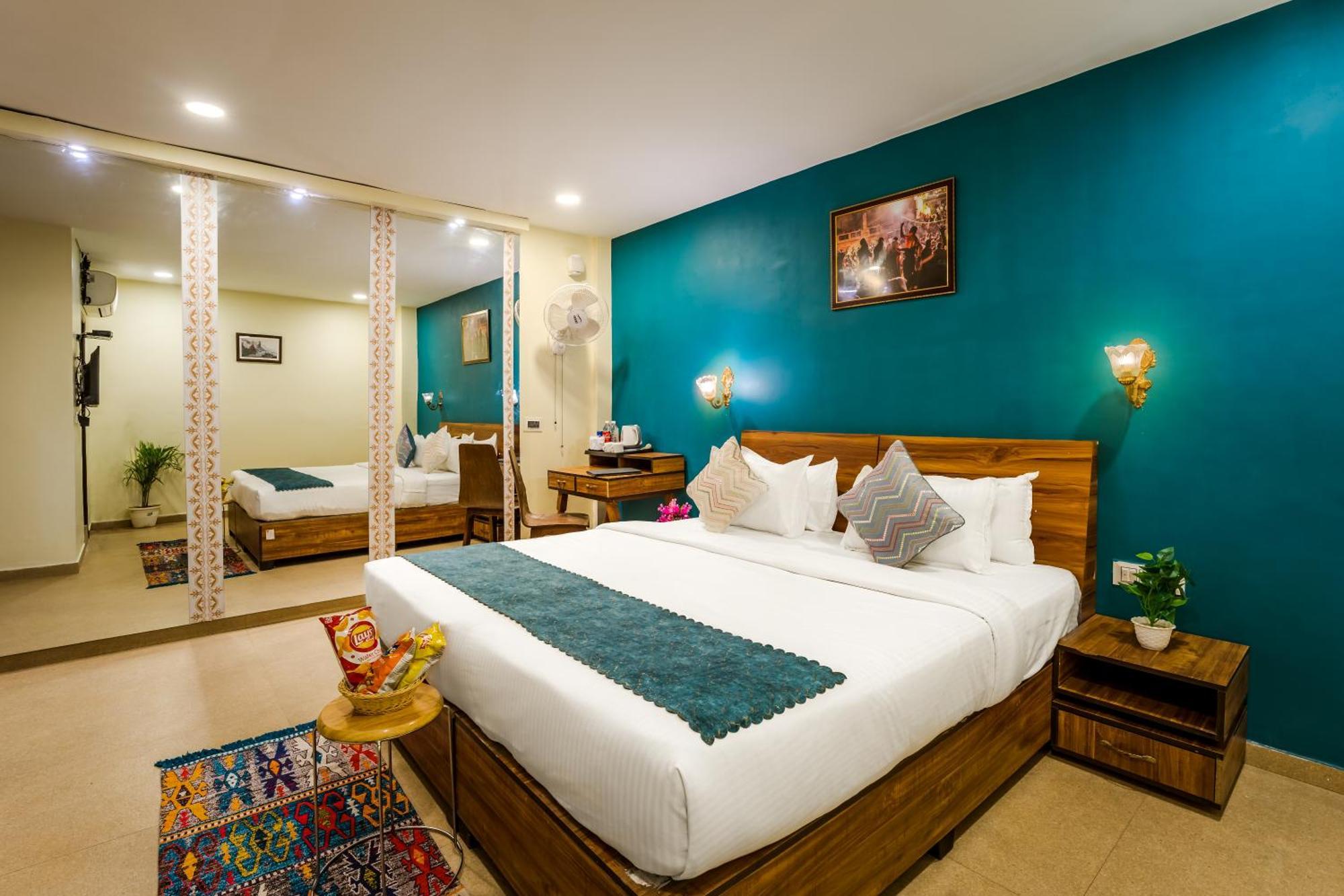 Tripli Hotels Silver Shine Варанасі Екстер'єр фото