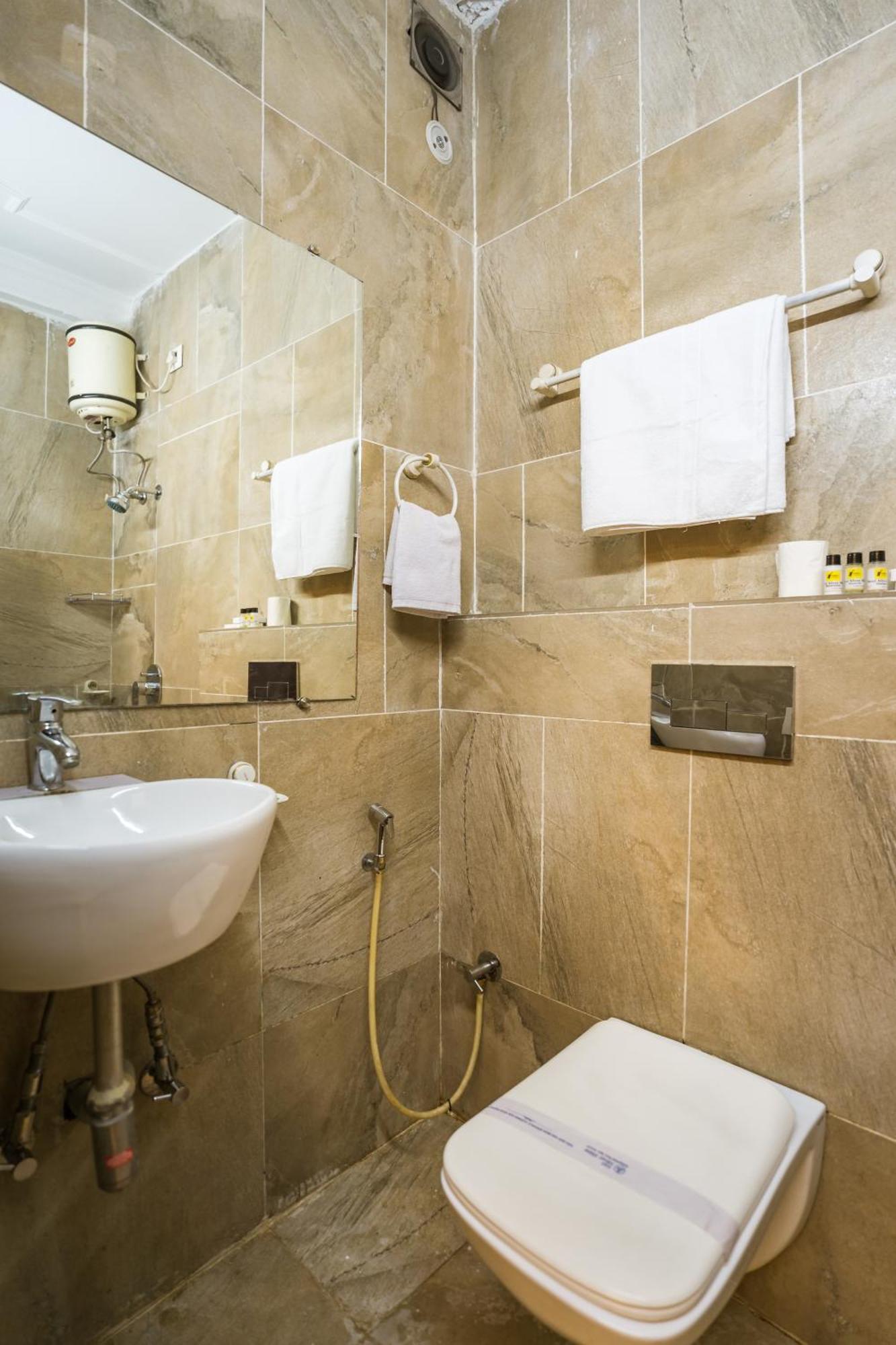 Tripli Hotels Silver Shine Варанасі Екстер'єр фото