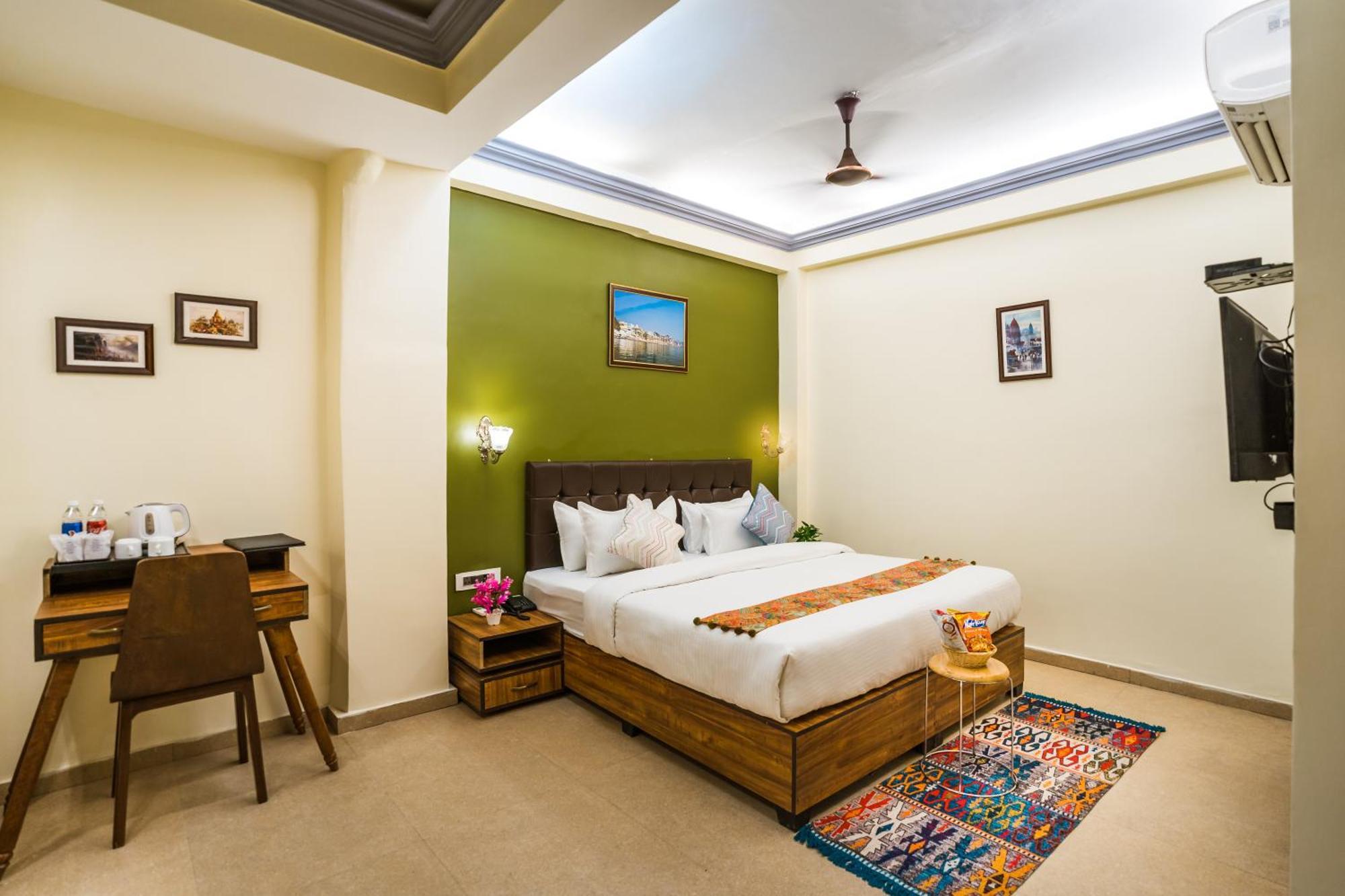 Tripli Hotels Silver Shine Варанасі Екстер'єр фото