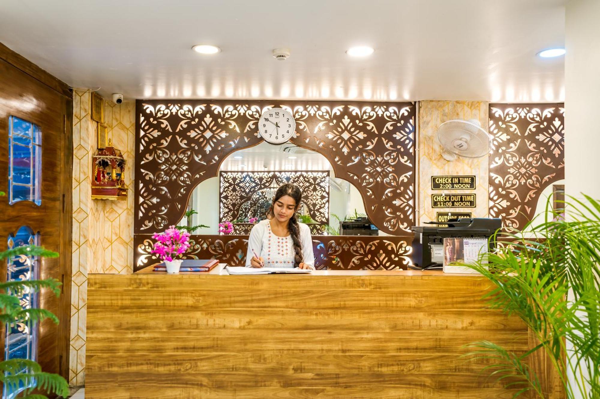 Tripli Hotels Silver Shine Варанасі Екстер'єр фото