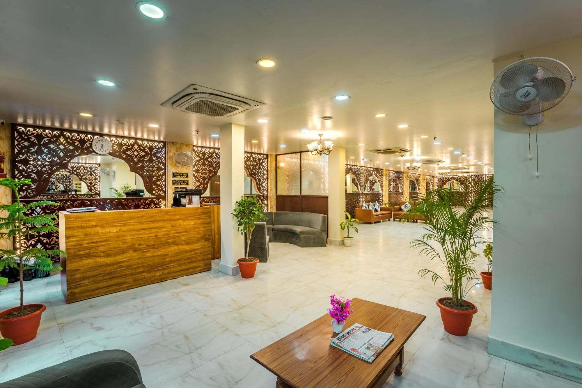 Tripli Hotels Silver Shine Варанасі Екстер'єр фото