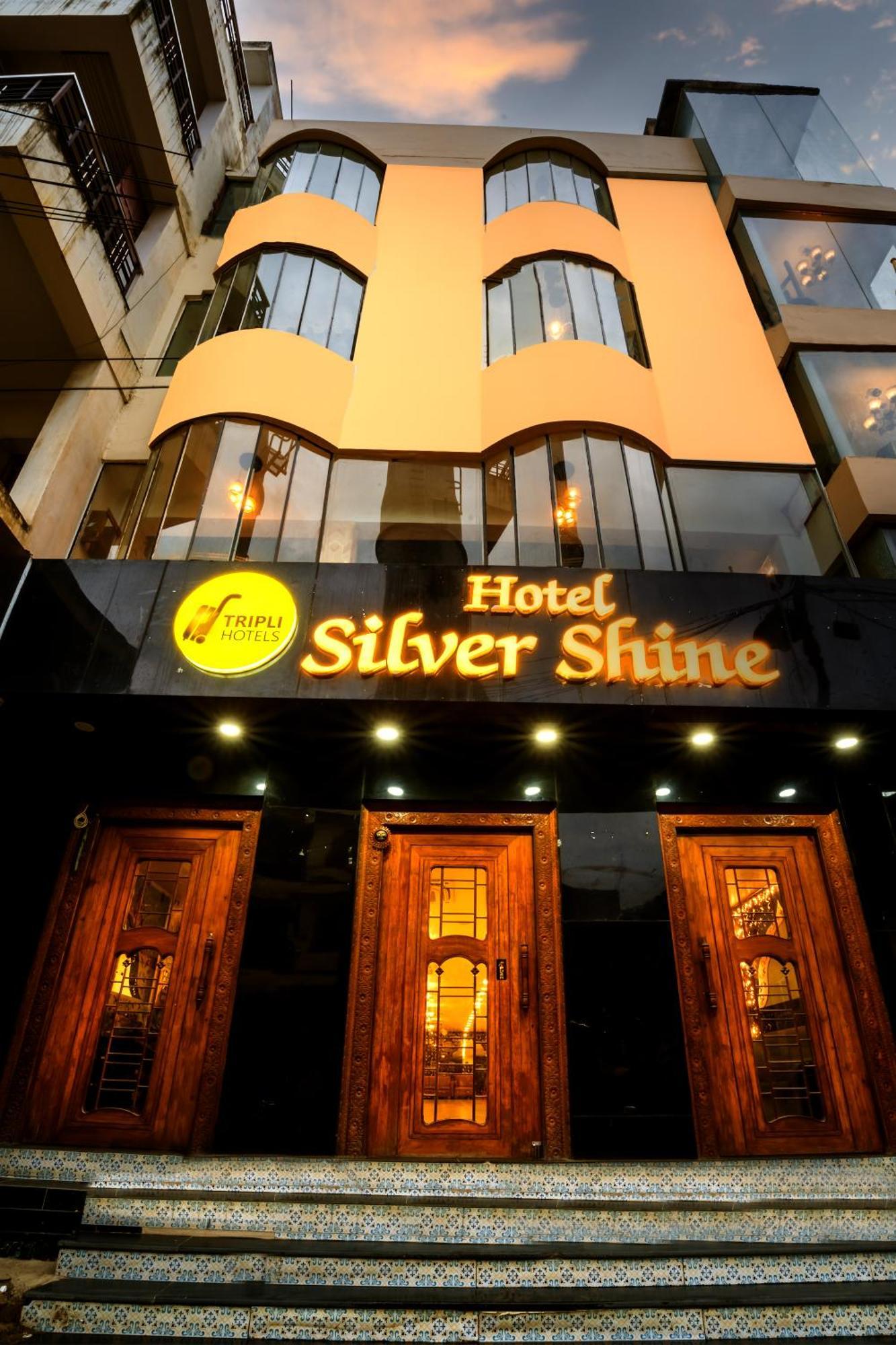 Tripli Hotels Silver Shine Варанасі Екстер'єр фото