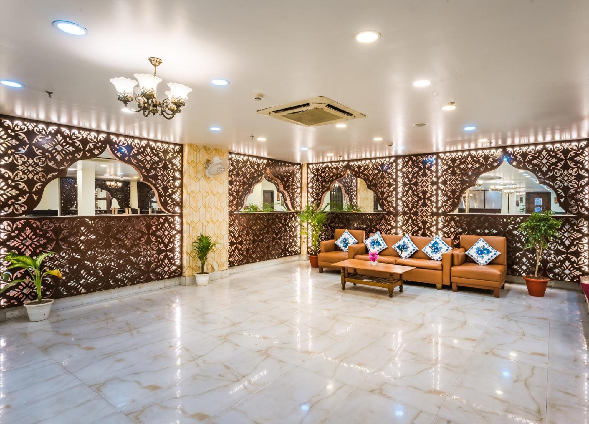 Tripli Hotels Silver Shine Варанасі Екстер'єр фото