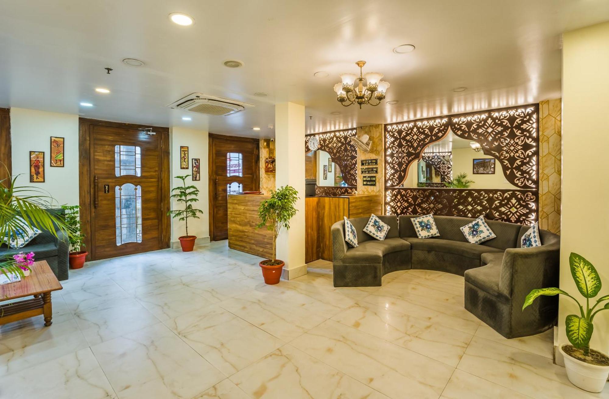 Tripli Hotels Silver Shine Варанасі Екстер'єр фото
